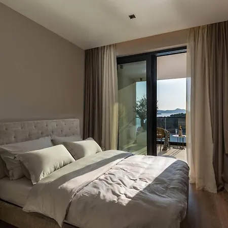 Luxury D&d With Sea Access