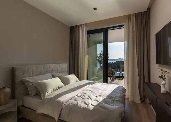 Luxury D&d With Sea Access